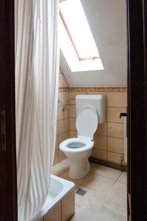 Imádó Vendégház Cernat Extérieur photo